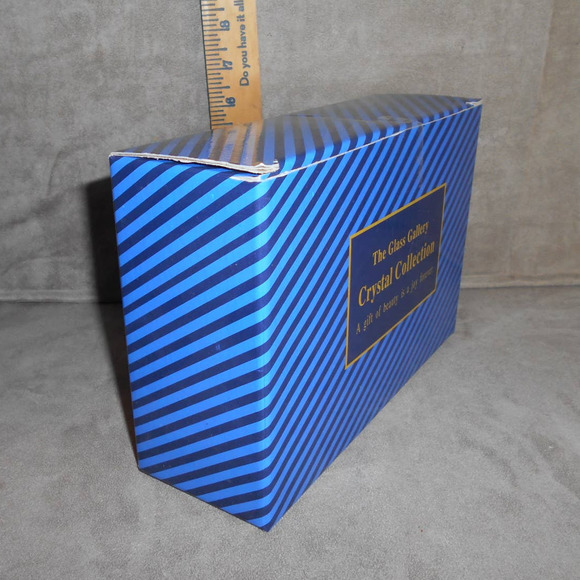 The Glass Gallery Crystal Collection #6 Madonna & Child Handmade Crystal w/Box - Picture 8 of 10